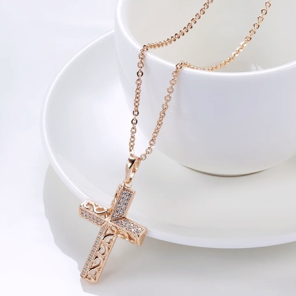 NEW Rose Gold 3D Grade AAA Zircon Cross Necklace - Picture 2 of 4